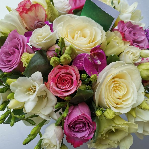 Aranjament Floral in Cutie