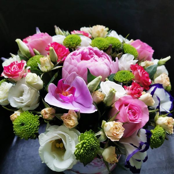 Aranjament Floral in Cutie