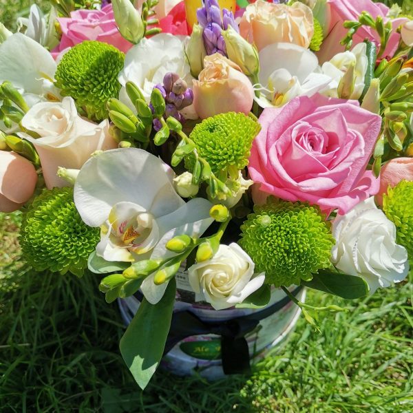 Aranjament Floral in Cutie