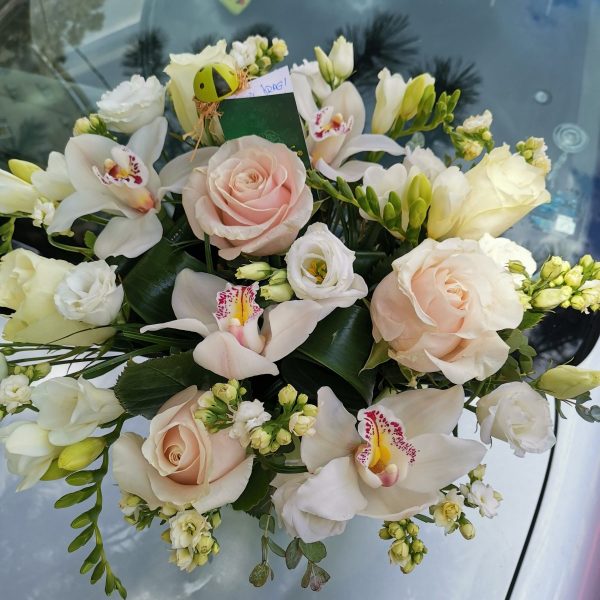 Aranjament Floral in Cutie