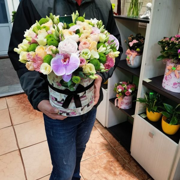 Aranjament Floral in Cutie